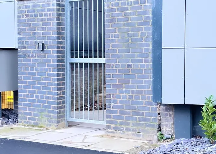 Luxury 2 Bedroom In City Centre - Free Parking